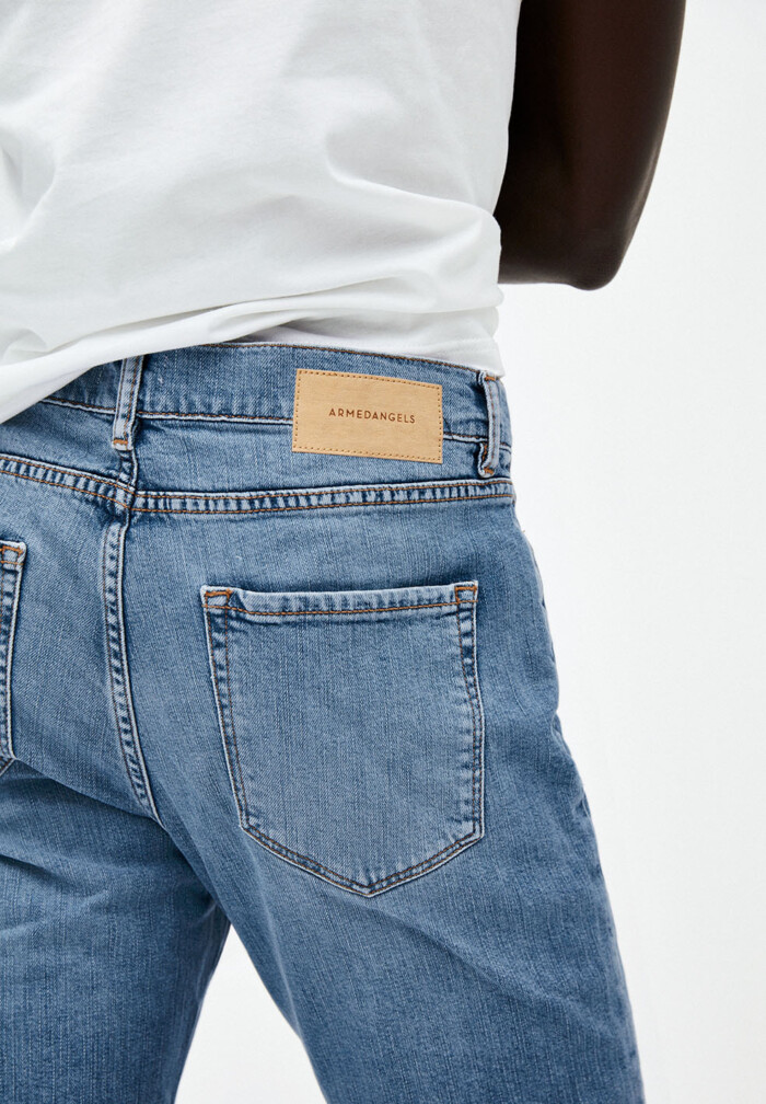 Jeans Iaan light stone blue Armedangels – Bild 2